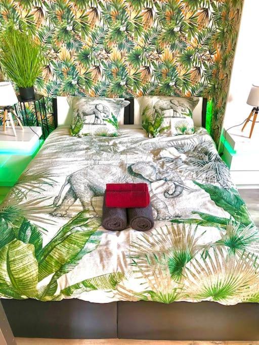 Le Led Room,Centre Ville Place De Parking Gratuite Sens Luaran gambar
