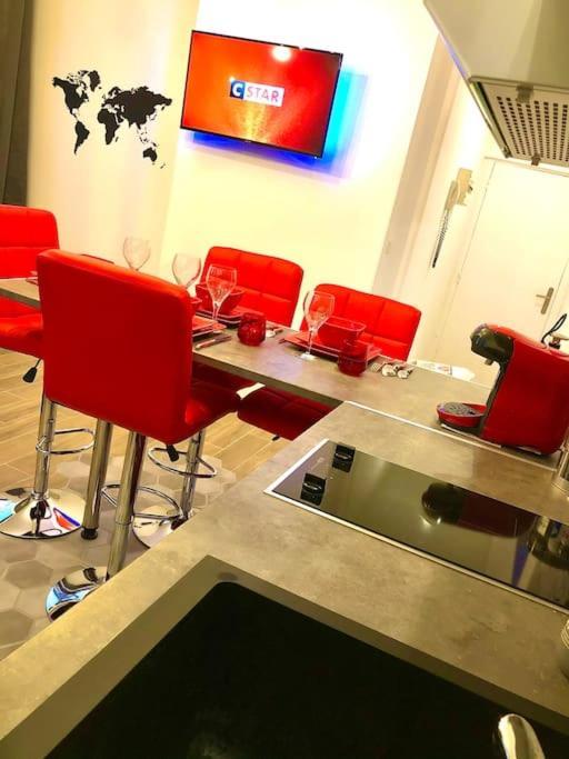 Le Led Room,Centre Ville Place De Parking Gratuite Sens Luaran gambar