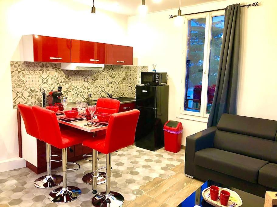 Le Led Room,Centre Ville Place De Parking Gratuite Sens Luaran gambar